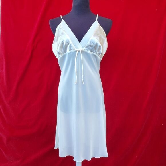 Bed of Roses sheer ivory chemise - Picture 2 of 14